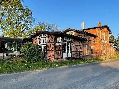 Photo de Bahnhof Quadenschönfeld