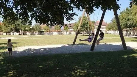 Photo de Spielplatz im Lustgarten