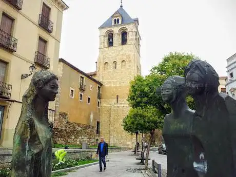 Photo de Monumento a las Infantas de León