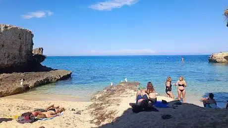 Photo de Grotta della Cala Tre Buchi