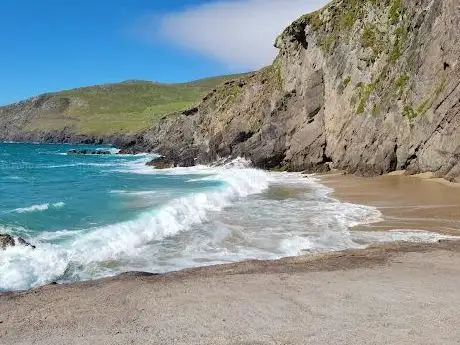 Coumeenoole Beach