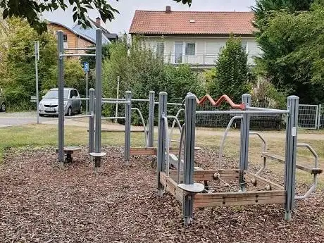 Photo de Spielplatz In der Peunt