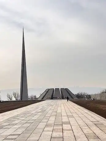Photo de Genocide memorial wall