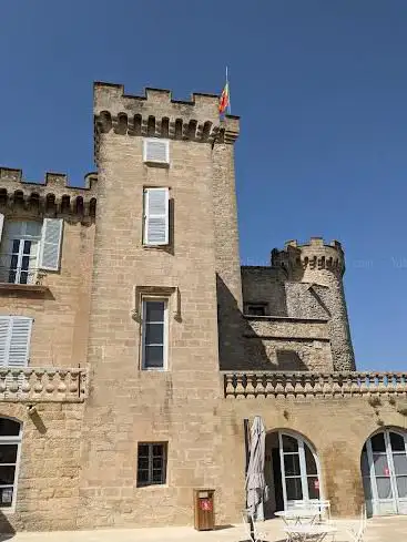 Photo de Rocher Mistral â€¢ Château de La Barben
