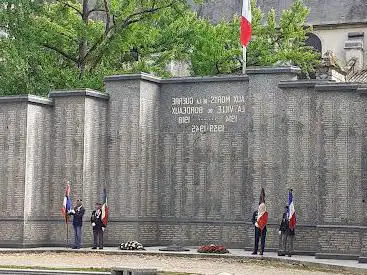 Photo de Monuments aux morts
