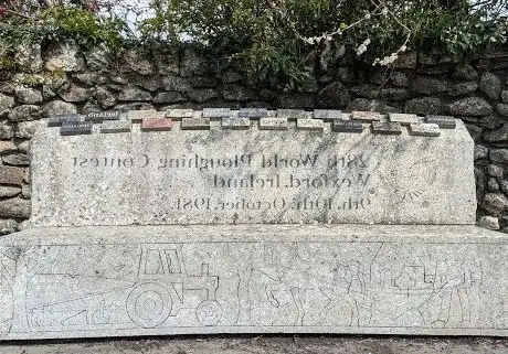 Photo de World Ploughing Monument 1973