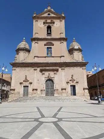 Photo de Basilica of St. John the Baptist