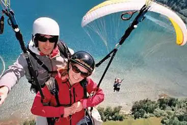 Photo de Interlaken Activities Paragliding hang glide skydive etc