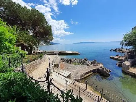 Photo de Opatija's Small Harbour