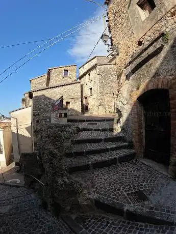 Photo de Ruderi di Pesche e Castello