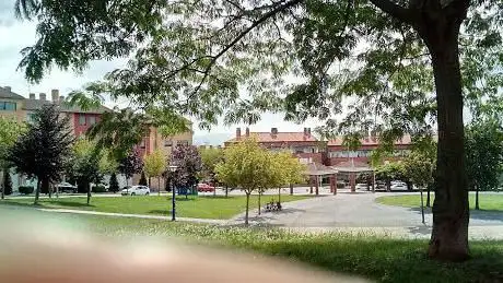Photo de Martinez de las Rivas Plaza