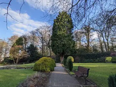 Photo de Woolton Wood And Camp Hill