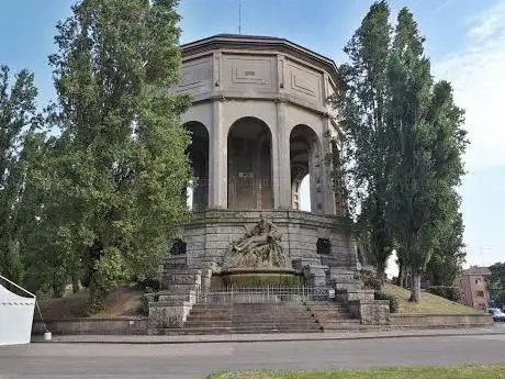 Photo de Monumento ai Bersaglieri