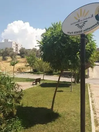 Photo de Karabağlar Belediyesi Şemsettin Demir Parkı