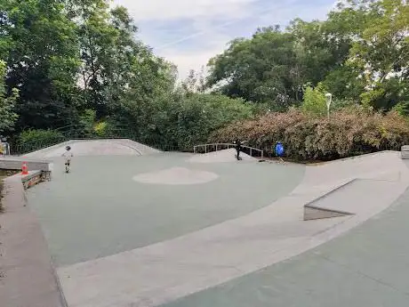 Photo de Skatepark of Issy-les-Moulineaux / Rodin Park