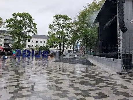 Photo de Queen Maeves Square