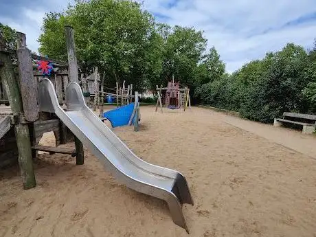 Photo de Spielplatz am Weserkraftwerk