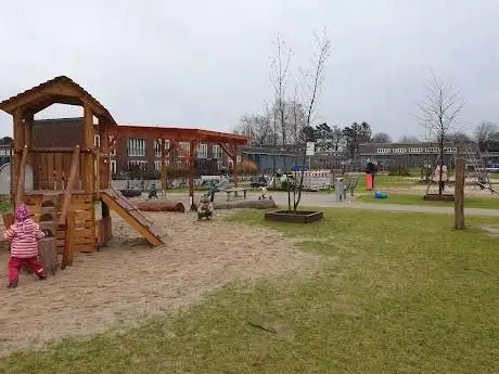 Photo de Spielplatz Anne-Frank-Platz