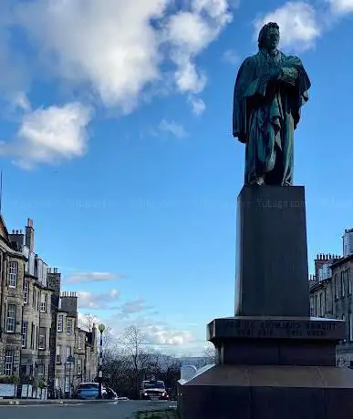 Photo de Dr Thomas Chalmers statue