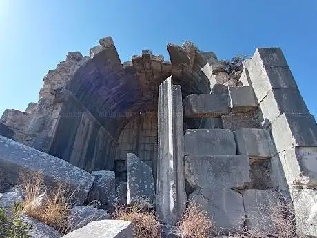 Photo de Temple Tomb