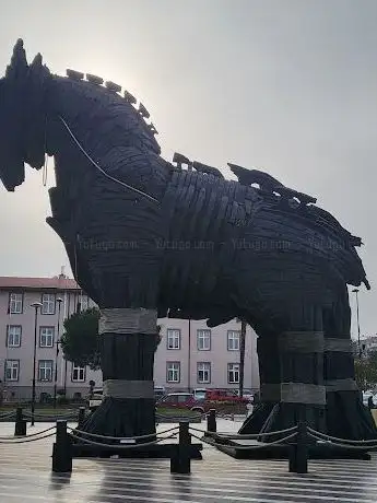Photo de Çanakkale Şehitleri Anıtı