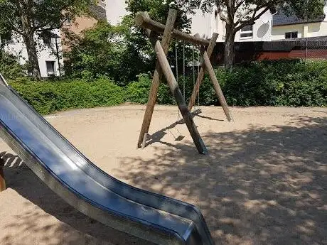 Photo de Spielplatz Hochfeldstraße