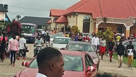 Photo de LIVING FAITH CHURCH A.K.A WINNERS CHAPEL SHELL ROAD