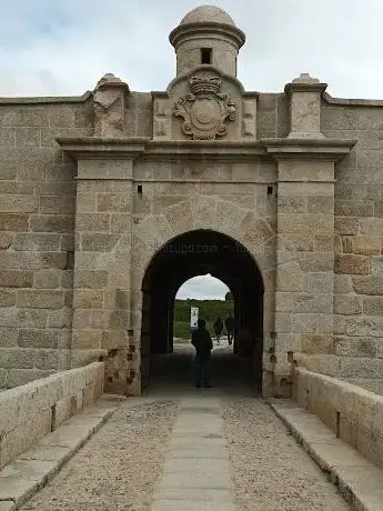 Photo de Muraille et canons d'Almeida