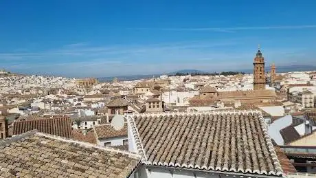Photo de Visitas Guiadas en Antequera - Grupo Dolmenes