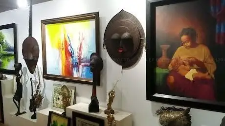 Photo de Biodun Omolayo Art Gallery