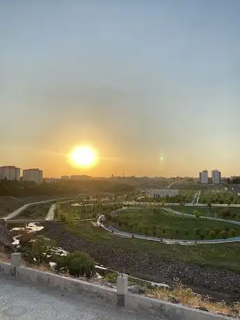 Photo de Viranşehir Kiraz Millet Bahçesi