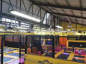 Photo de Yellow Jump Trampoline Park