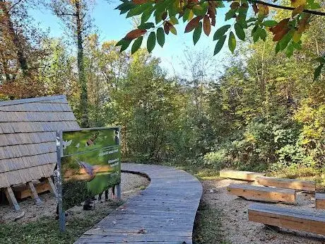 Photo de Park šuma Stražnik