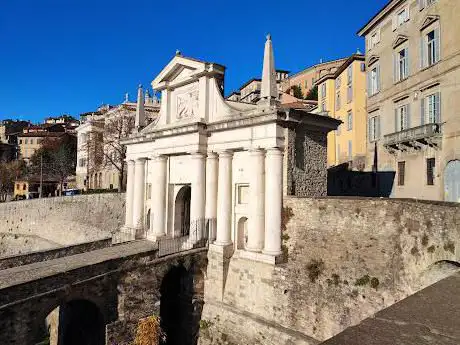 Photo de Porta San Giacomo