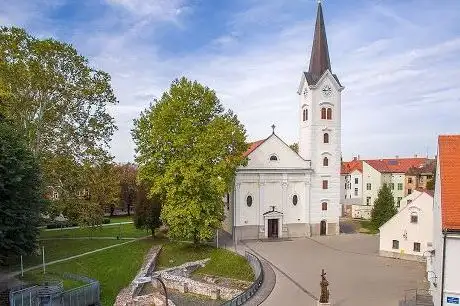 Photo de Cathedral of the Exaltation of the Holy Cross