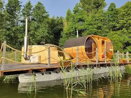 Photo de Sauna i Balia na Wodzie / Wypożyczalnia Sprzętu Wodnego - Lubikowo