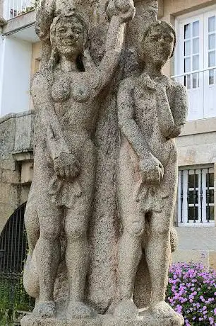 Photo de Cruceiro da Praza das Cinco Rúas