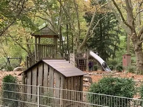 Photo de Spielplatz im Jubiläumspark