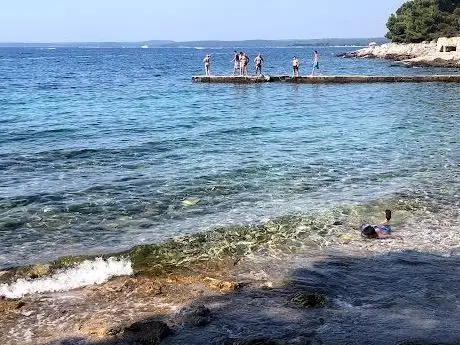 Photo de Škaraba  plaža