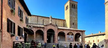 Photo de Chiostro e Museo della Collegiata