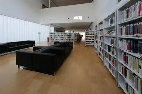 Photo de Biblioteca Pública Carles Rahola