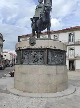 Photo de Escultura de Frei Bartolomeu dos Mártires