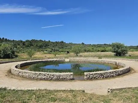 Photo de Roman Water Hole