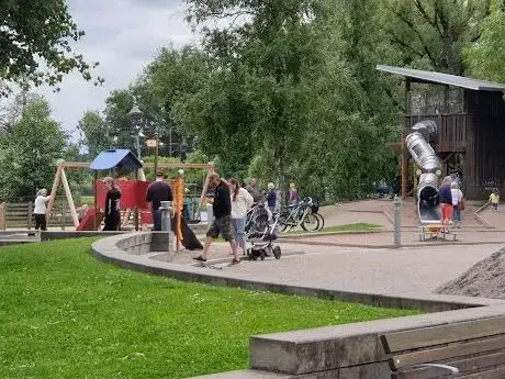 Photo de Lekplats i Stadspark