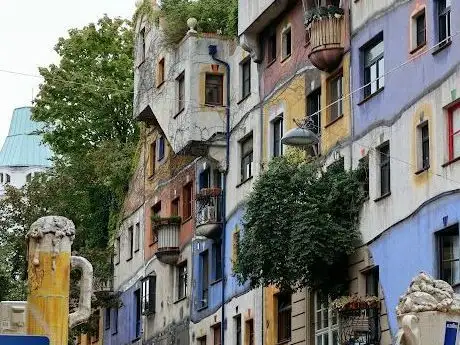 Photo de Hundertwasser Village