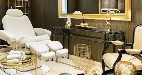 Photo de Victor's Spa im Victor's Residenz-Hotel Schloss Berg