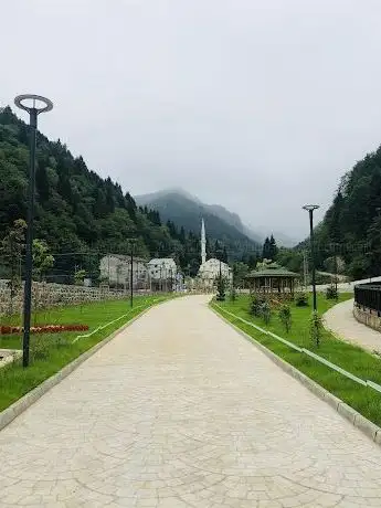 Photo de Şalpazarı Millet Bahçesi