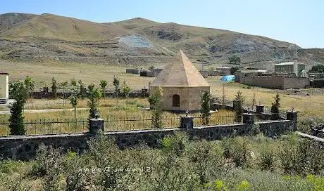 Photo de Sarı Baba Türbesi