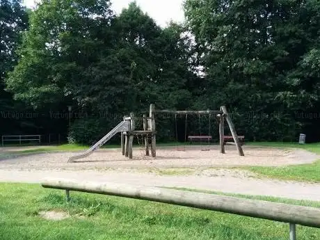 Photo de Spielplatz Erich-Kästner-Ring