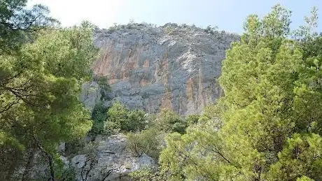 Photo de Rock climbing venue
